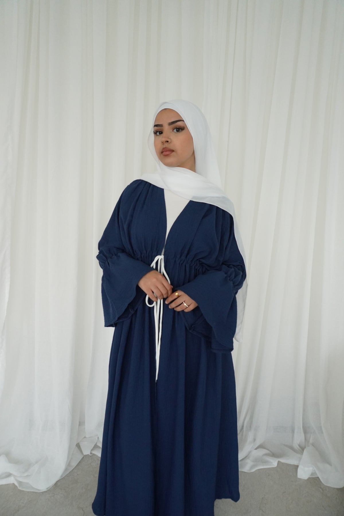 Contrast Ruched Abaya in Navy