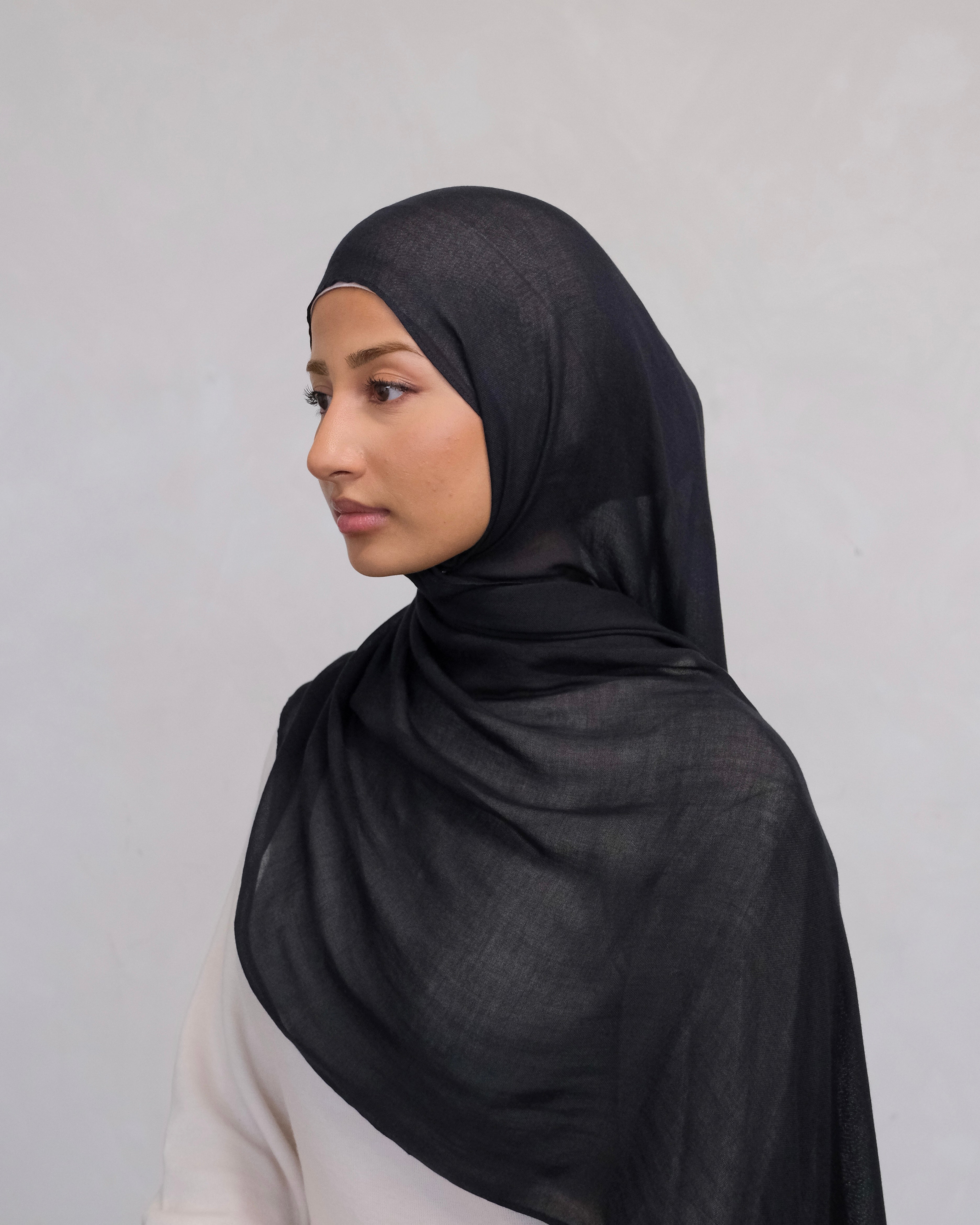 Noir Modal Hijab