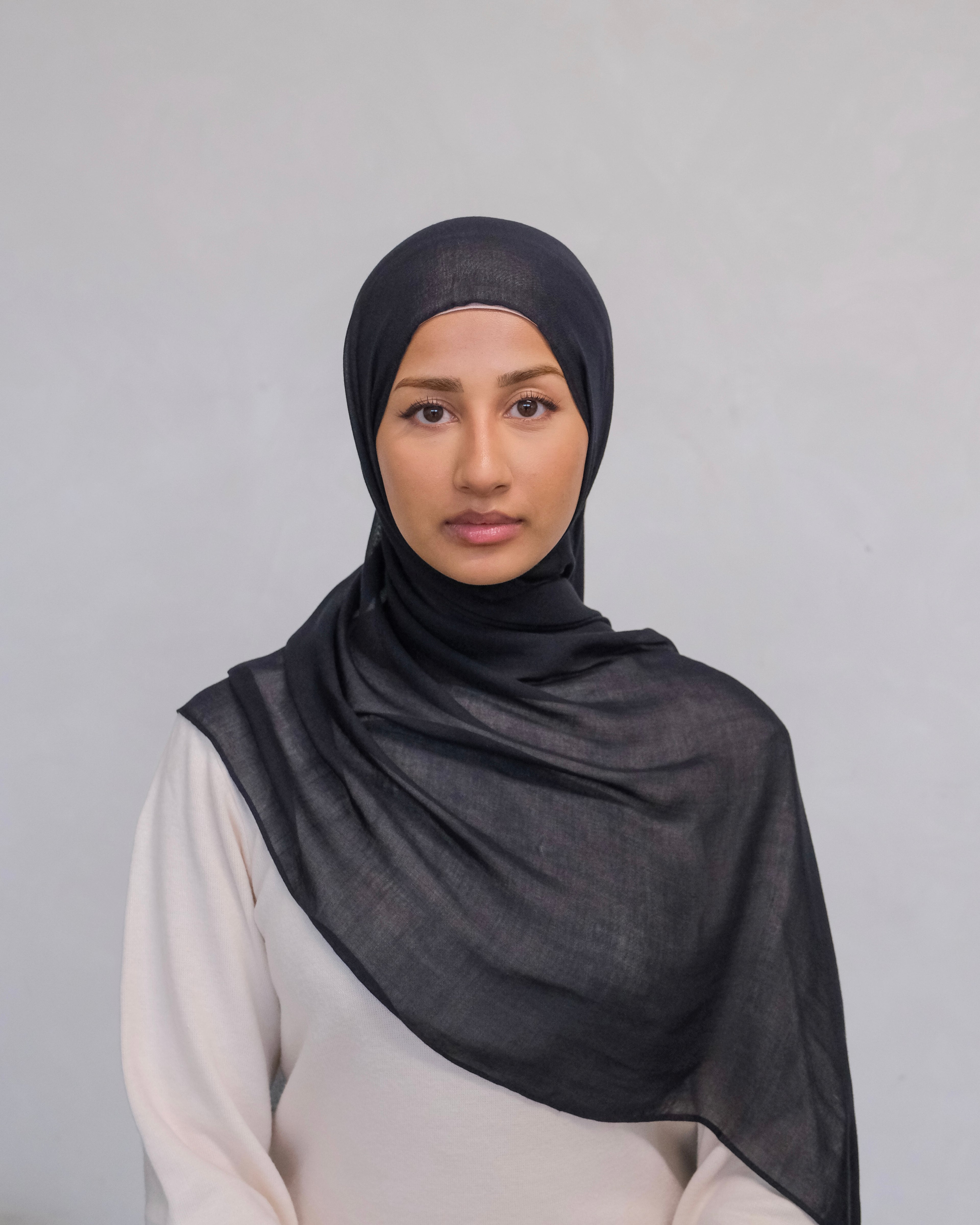 Noir Modal Hijab